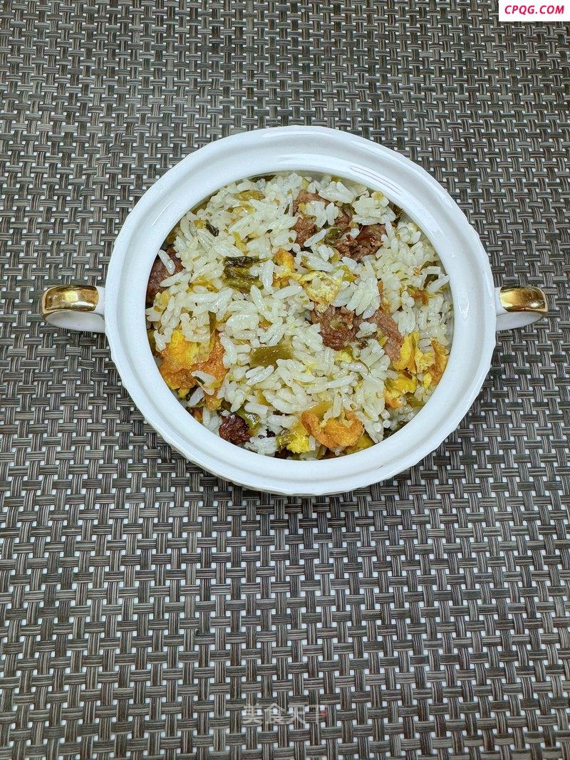 雪菜牛肉炒饭的做法