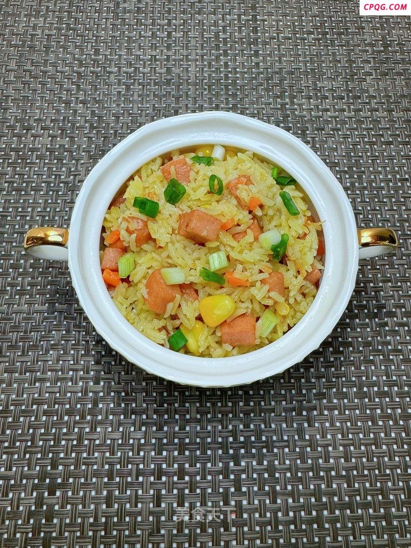 午餐肉咖喱焖饭的做法