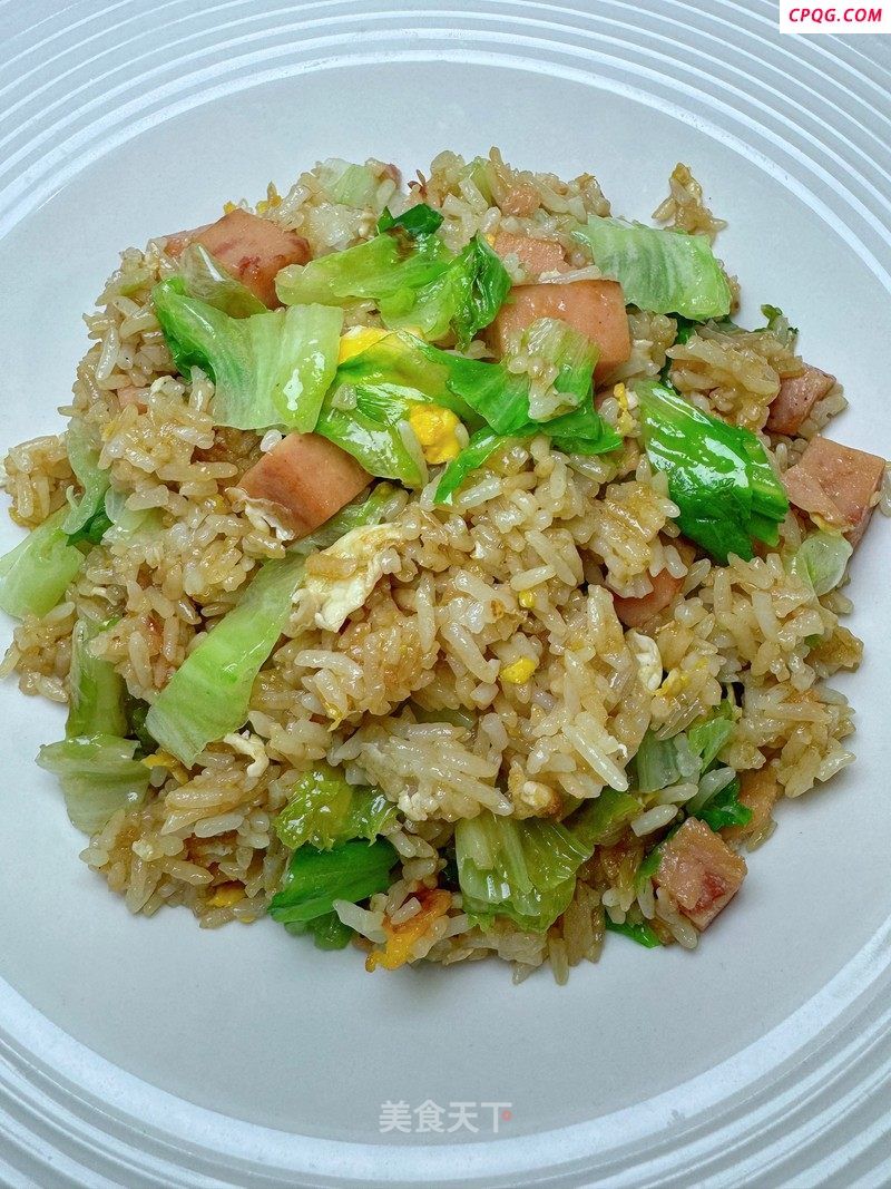 鸡蛋午餐肉生菜炒饭的做法