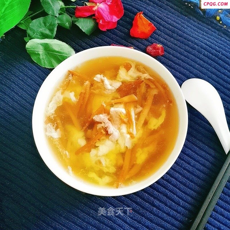 黄花菜肉片汤的做法