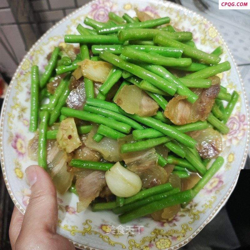 蒜香腊肉炒豆角的做法