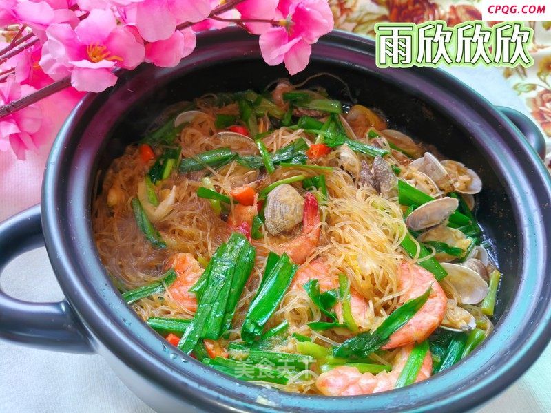 蒜蓉粉丝大虾花甲煲的做法
