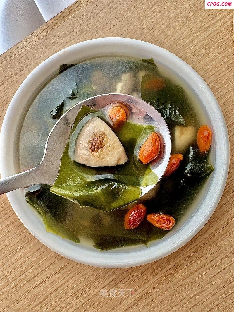 刷脂口蘑裙带汤的做法