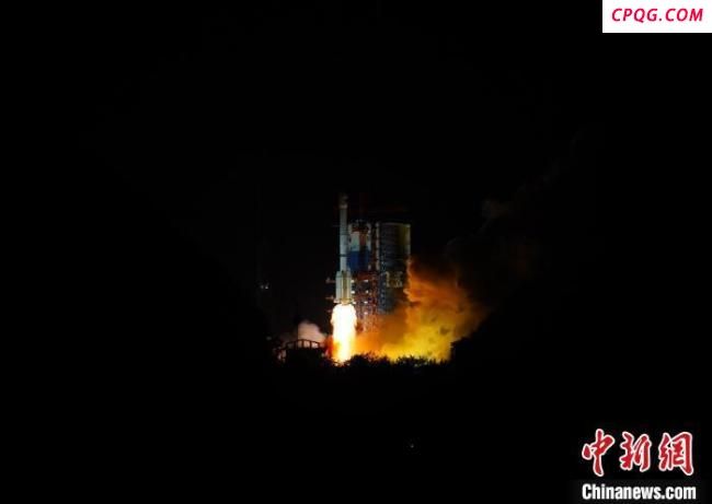 中国成功发射试验卫星十七号