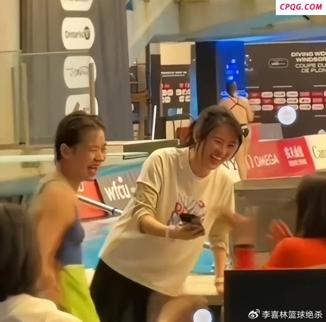 陈若琳辅导全红婵还兼顾与郭晶晶交流 跳水女王温馨互动