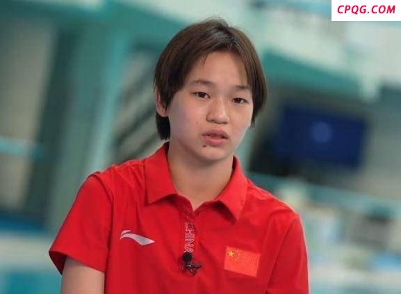 陈若琳辅导全红婵还兼顾与郭晶晶交流