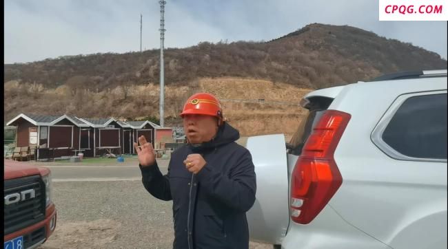 北京门头沟大风人坐车里晃不停