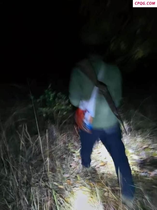 兄弟俩去缅甸失联 曾发有人背枪照片 家人报警求助