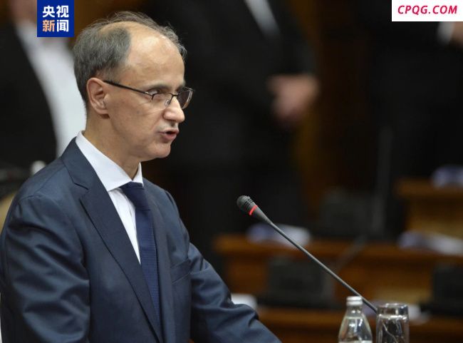塞尔维亚新政府宣誓就职