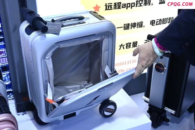 首发经济点亮消博会 各地特色新品齐亮相