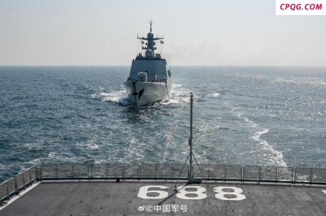 直击海军舰艇编队跨昼夜实战化训练 锤炼全天候作战能力