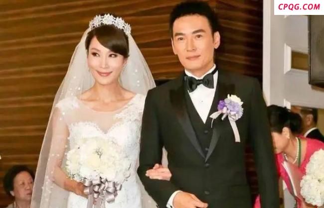 焦恩俊谈离婚原因 自然发生分开