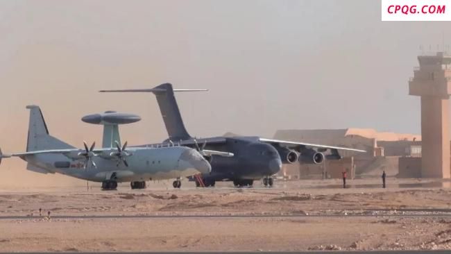 中埃“文明之鹰-2025”空军联合训练首个训练日 中方运油-20等亮相 战鹰列阵展雄姿
