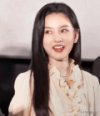 宋祖儿复出后首次露面，面部发肿妆太浓，状态和两年前相比差太多