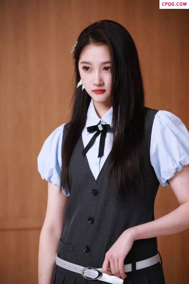 关晓彤不语只是一味搞事业 恋情传闻频出
