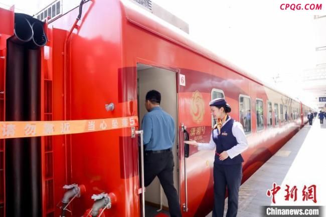南方列车潇湘号旅游专列启航 铁路文旅深度融合新篇章