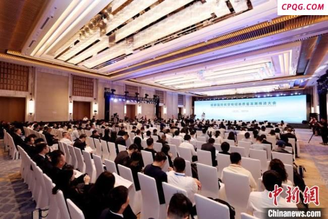 成都发布14条国际航线