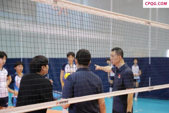 从男排自由人到青训教练：他扎根青训20年 用匠心托起中国女排的未来！