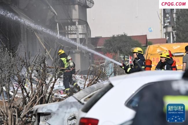 太原小区爆炸事故现场曝光 救援紧急进行中