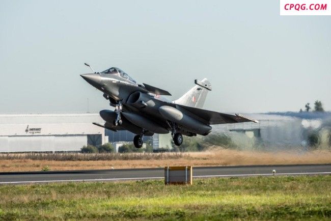 大V：巴军歼-10C与印军阵风战机对峙 空中较量引发关注