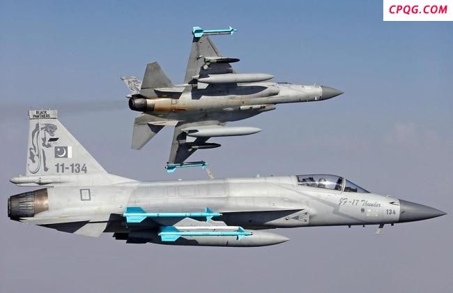 专家解读印巴空军实力对比 苏-30MKI vs 枭龙Block3