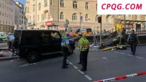 德国斯图加特发生车辆冲撞人群事件 至少三人受伤