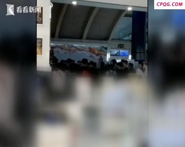 越南一航班挂7700迫降高雄机场 紧急状况引发关注