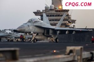 又一军机坠入红海 时隔一周美航母舰载机再出事故