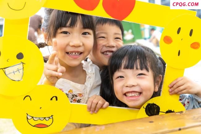 今天世界微笑日 无声问候传递美丽语言