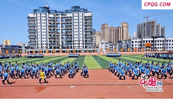 湖南龙山二中：广播体操比赛展青春风采(图)