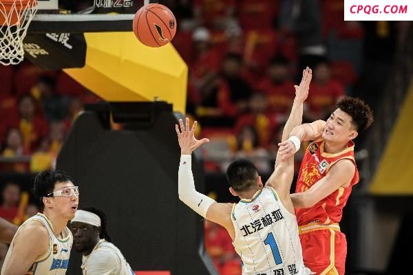 CBA总决赛：广厦力克北京扳成1-1 广厦首胜破纪录