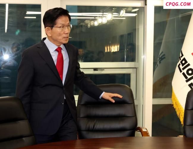 李在明总统职位悬了吗 执政党孤注一掷换将
