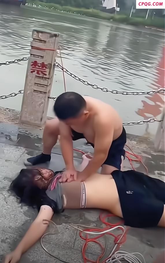 大叔救溺水女被质疑猥亵
