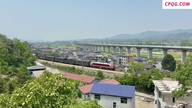 湘西一村庄累发17起轨道事故 安全隐患亟待解决
