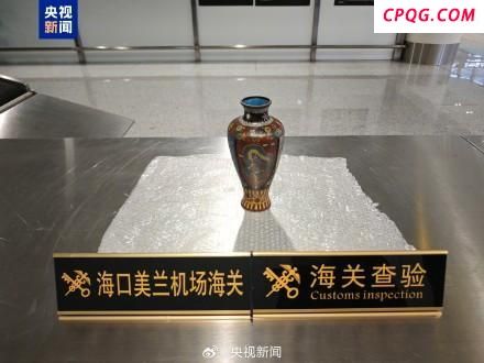 出境旅客行李藏文物被查 13件物品含禁止出境文物