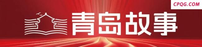 男子被卷入车底 众人抬车救人