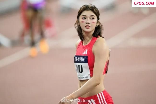 吴艳妮单曲播放量破亿 赛道女王的甜嗓担当
