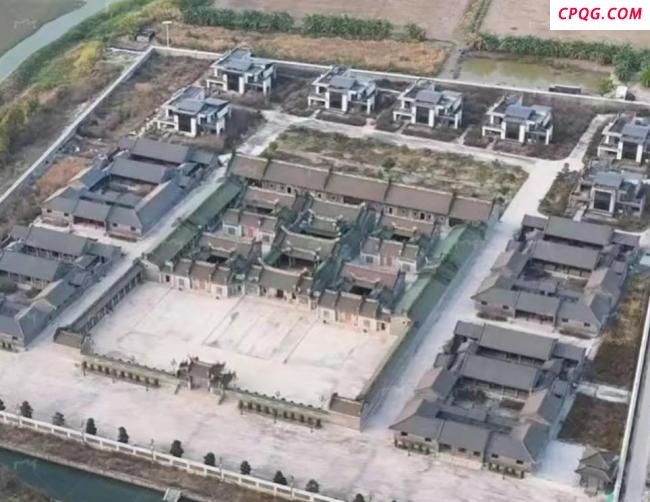 当地通报“10亿违建豪宅” 强制拆除引发关注