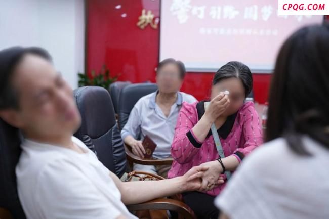一张过期身份证尘封27年归家路 亲情重逢泪满眶