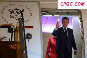 法国总统马克龙抵达越南 开始为期三天国事访问