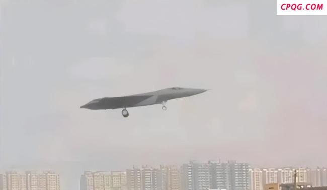 专家：沈飞六代机全动翼尖异常灵活
