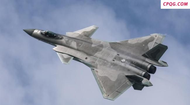 专家：沈飞六代机全动翼尖异常灵活 定义未来空战技术