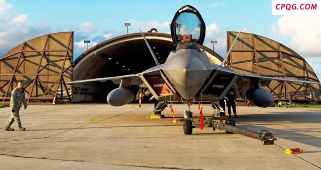 乌无人机暴打俄空天军基地，美空军参谋长担心中国如法炮制袭关岛