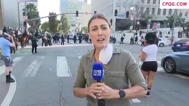 澳媒记者直播报道洛杉矶抗议