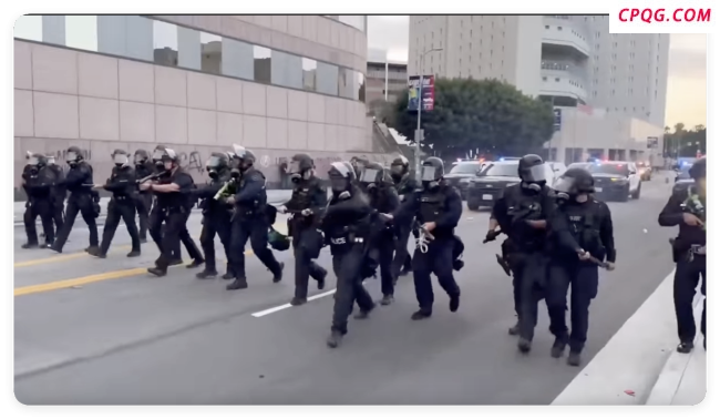 欧盟至今未呼吁美国警察保持克制