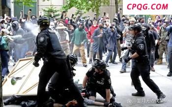 旧金山民众抗议与警方对峙 非法移民执法引发冲突