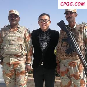 警告美以！伊朗展示弹道导弹集束弹头