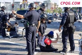 以色列出动200架战机，向伊朗投下330多枚发射物 首轮空袭致伊方损失惨重