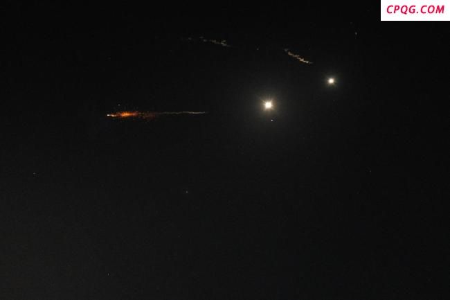 以色列海法遇袭画面曝光 导弹夜袭致伤亡