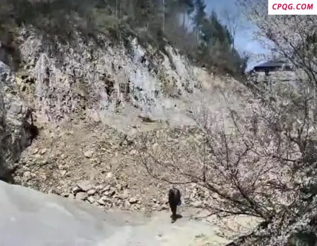 老人失踪近3个月后浮尸水塘 家人苦寻无果终发现